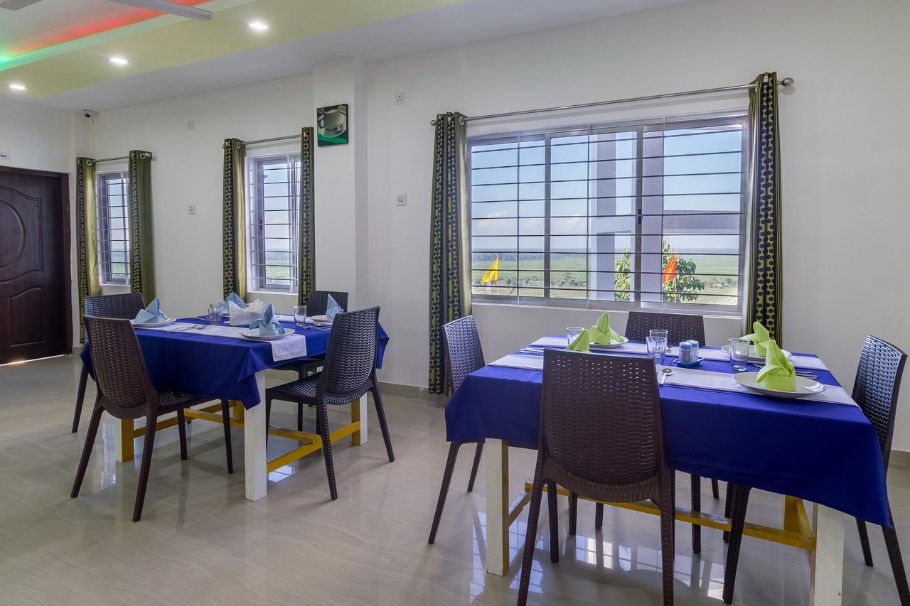 La Vue Resort Kāziranga Екстериор снимка