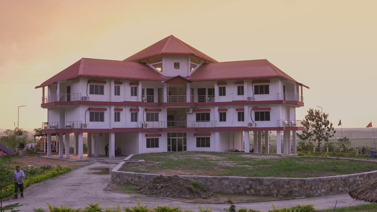La Vue Resort Kāziranga Екстериор снимка
