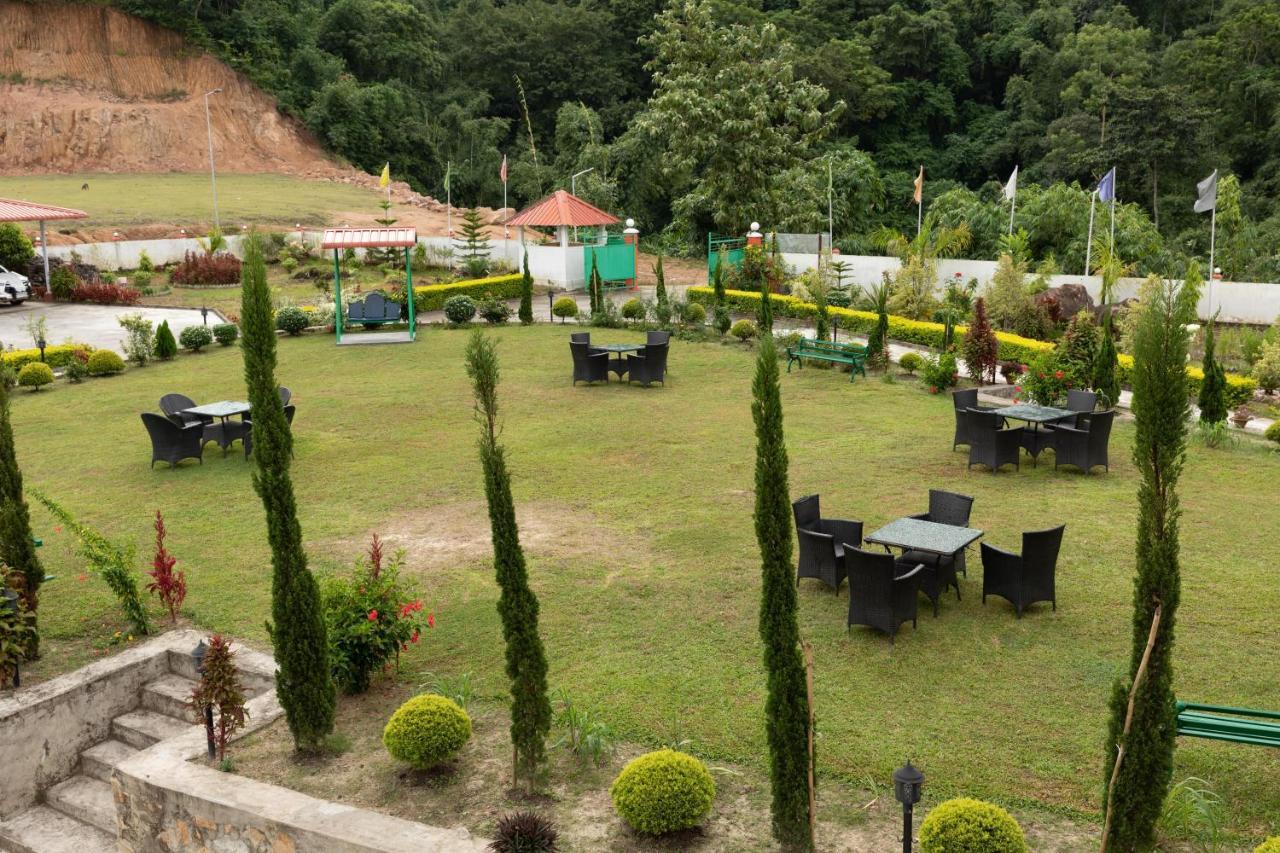 La Vue Resort Kāziranga Екстериор снимка