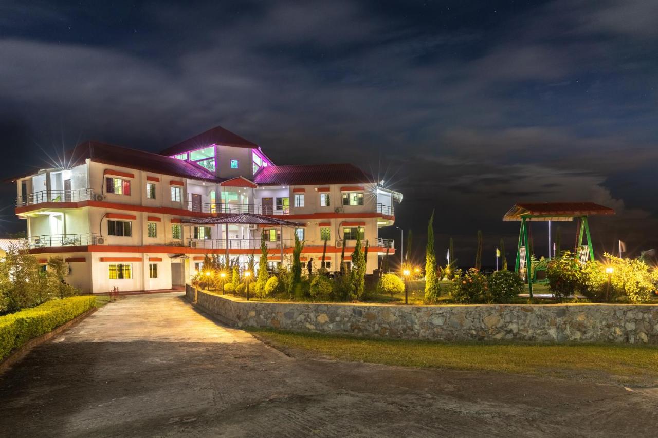 La Vue Resort Kāziranga Екстериор снимка