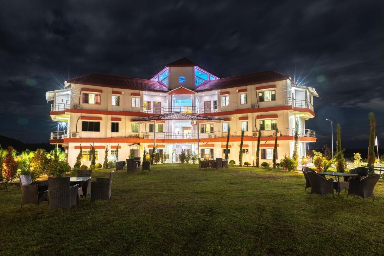 La Vue Resort Kāziranga Екстериор снимка